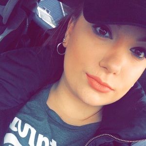 Meet your Posher, Hannah